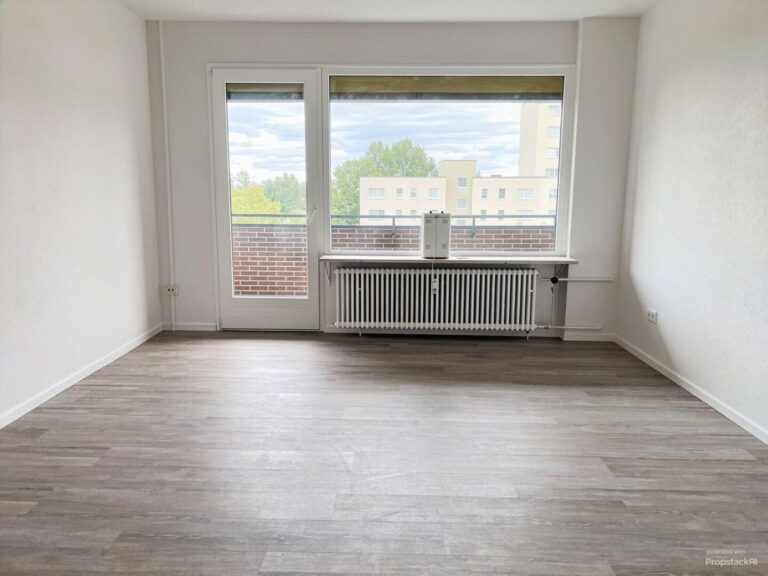 Wohnzimmer mit Balkon